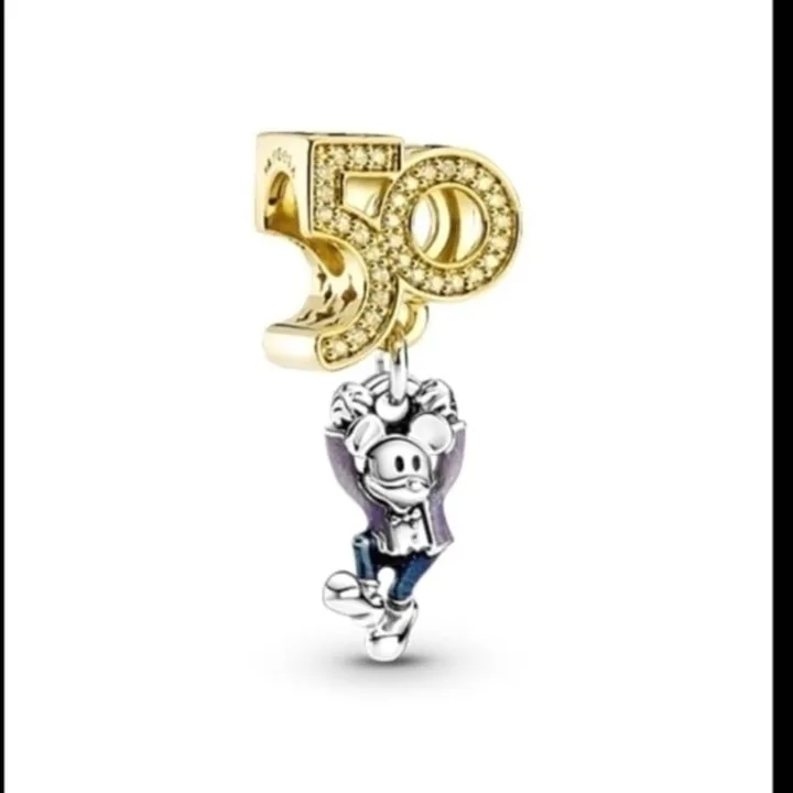 Charm احتفالي
